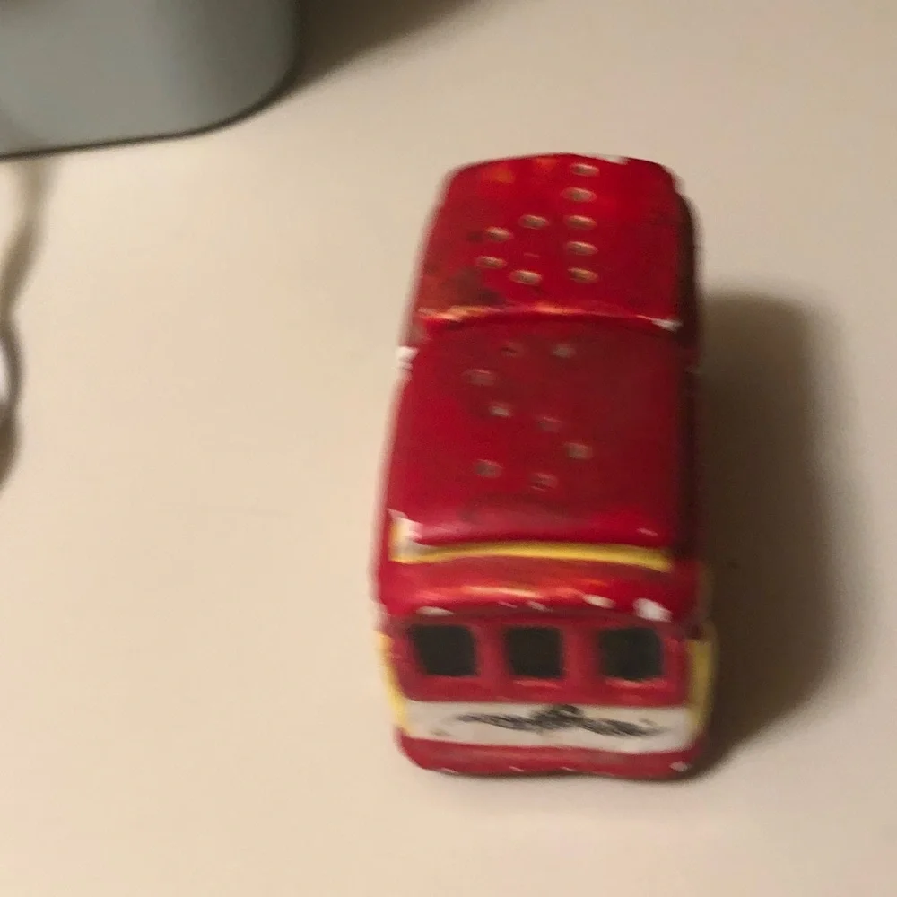 Roni Vintage Red Noodle & Rice Salt and Pepper Shakers
